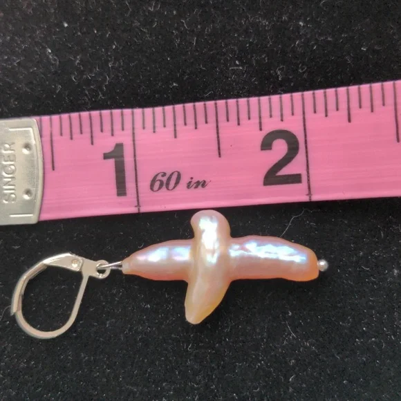 Genuine pearl cross earrings.  Lusterous freshwater pink.  Silver lever … - Picture 4 of 4